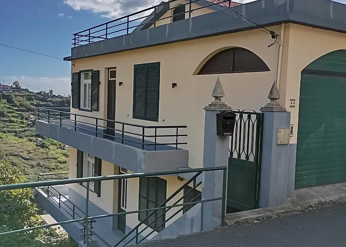 Yellow Owl Ii - Bedroom Iii