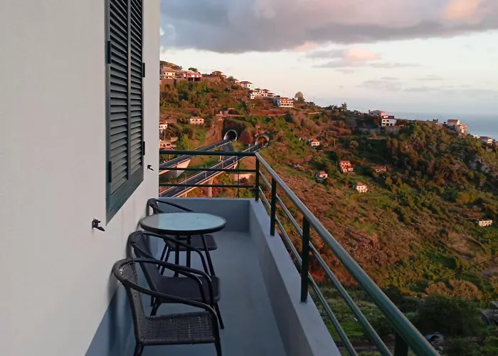 Yellow Owl Ii - Bedroom Iii